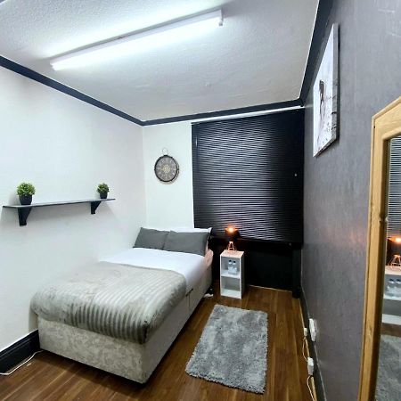 Hotel Townhouse 105 Huddersfield Exterior foto