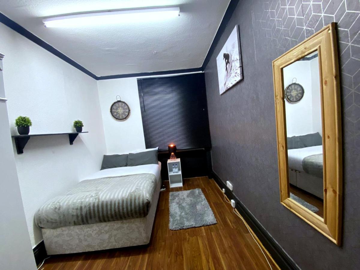 Hotel Townhouse 105 Huddersfield Exterior foto
